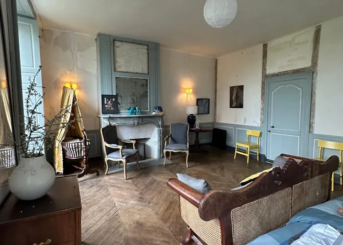 Château Du Fresne Couette-café *